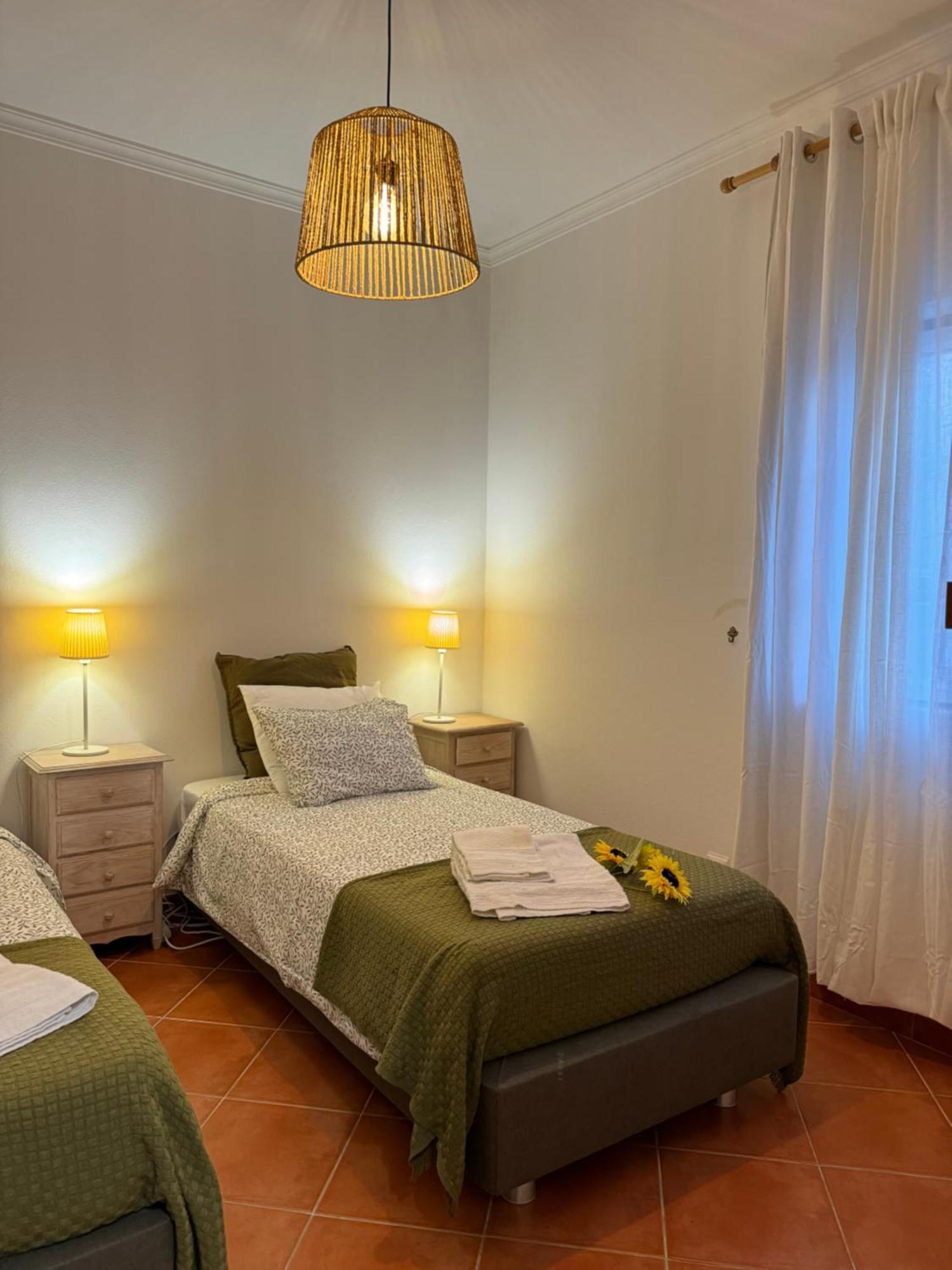 Quarto Duplo Com Terraco E Casa De Banho Privativa - Em Casa De Praia Em Almograve - Trilho Dos Pescadores Екстер'єр фото