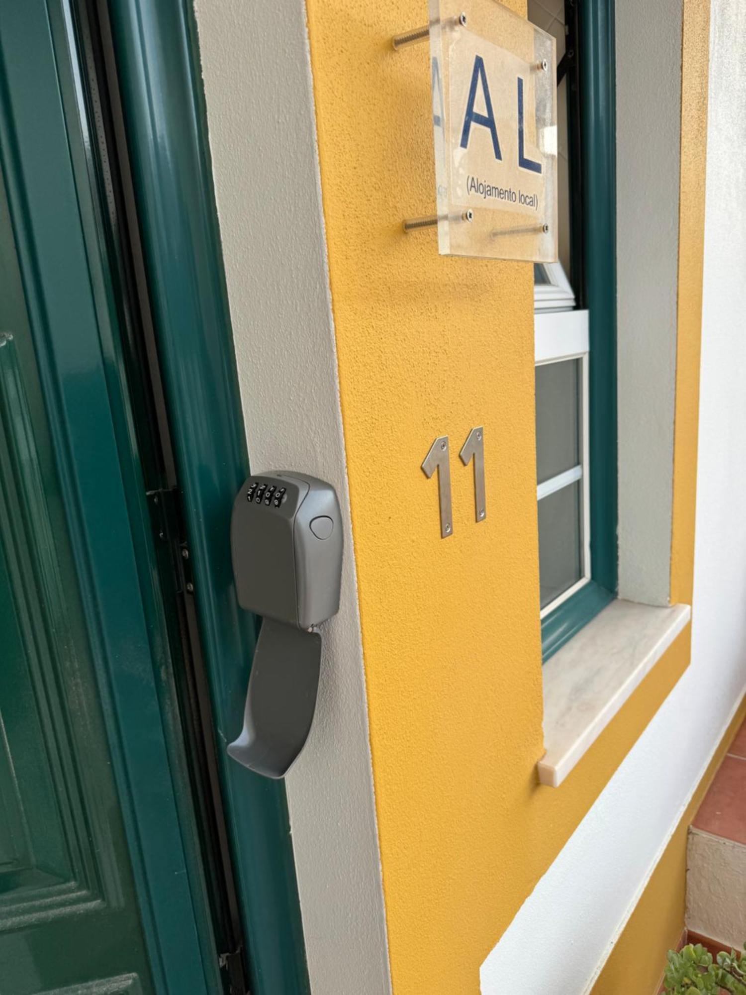 Quarto Duplo Com Terraco E Casa De Banho Privativa - Em Casa De Praia Em Almograve - Trilho Dos Pescadores Екстер'єр фото